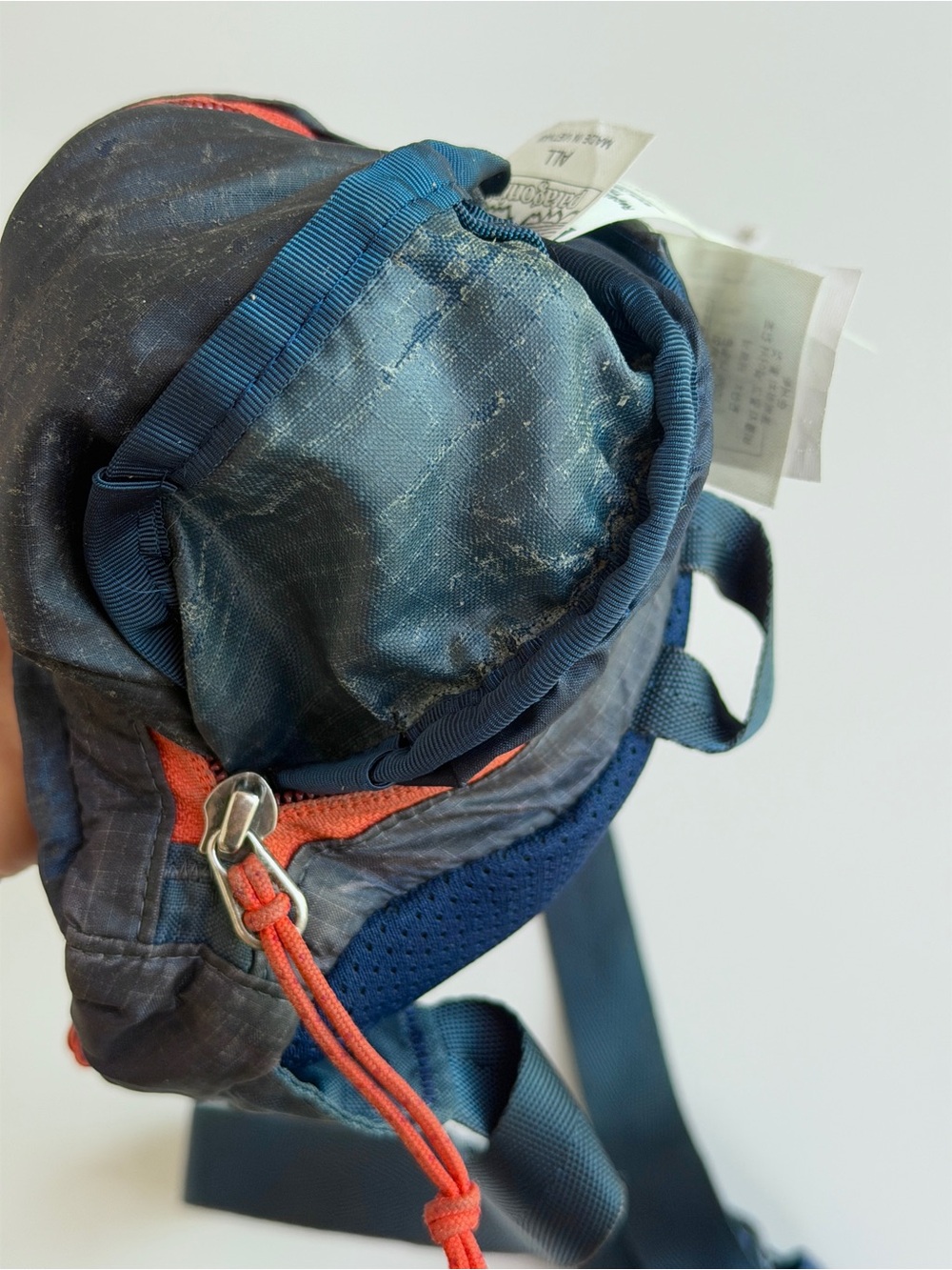 Vintage Patagonia navy belt bag with orange zippers - Picture 4 of 4